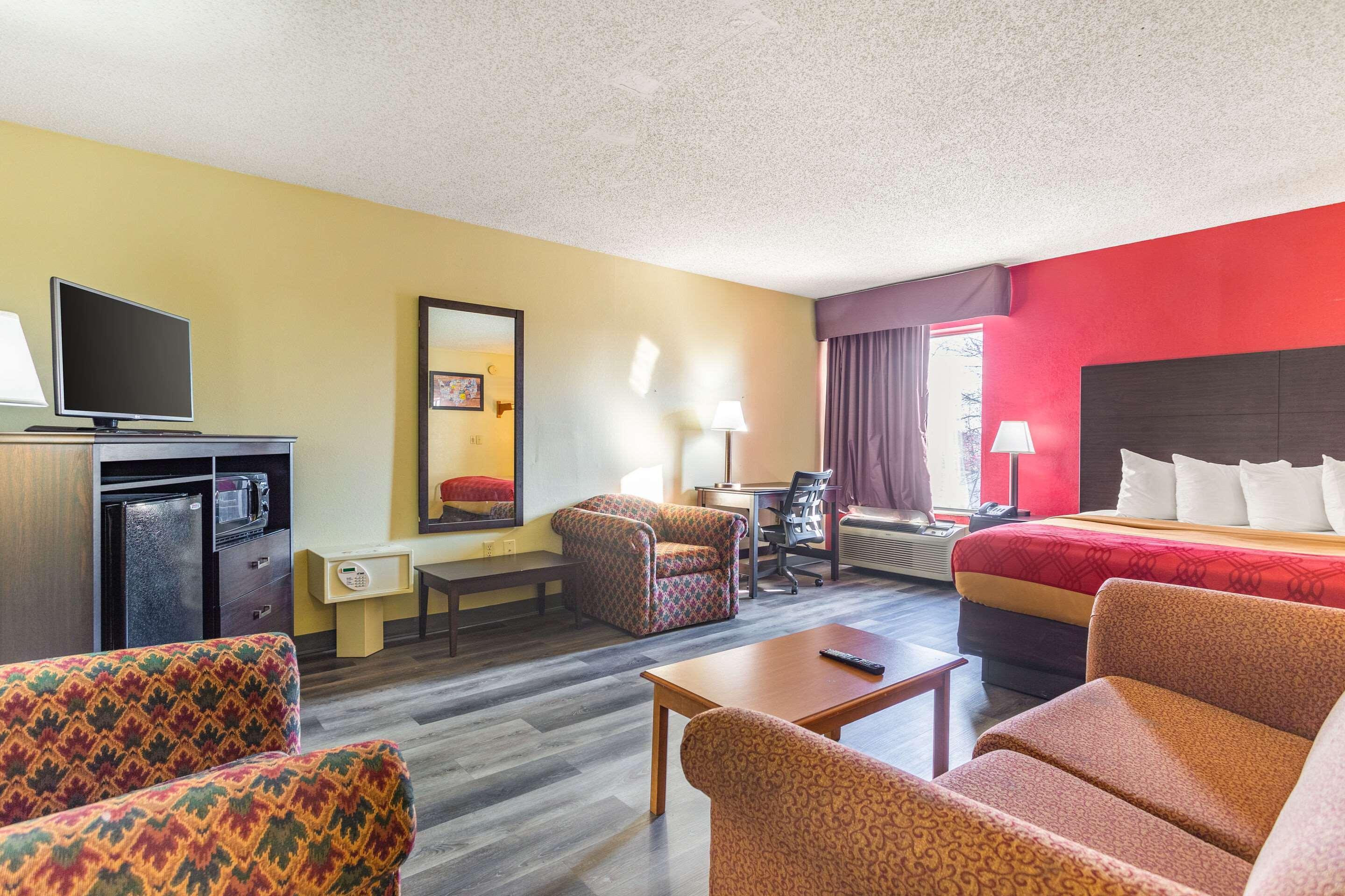 Econo Lodge & Suites קלארקסוויל מראה חיצוני תמונה