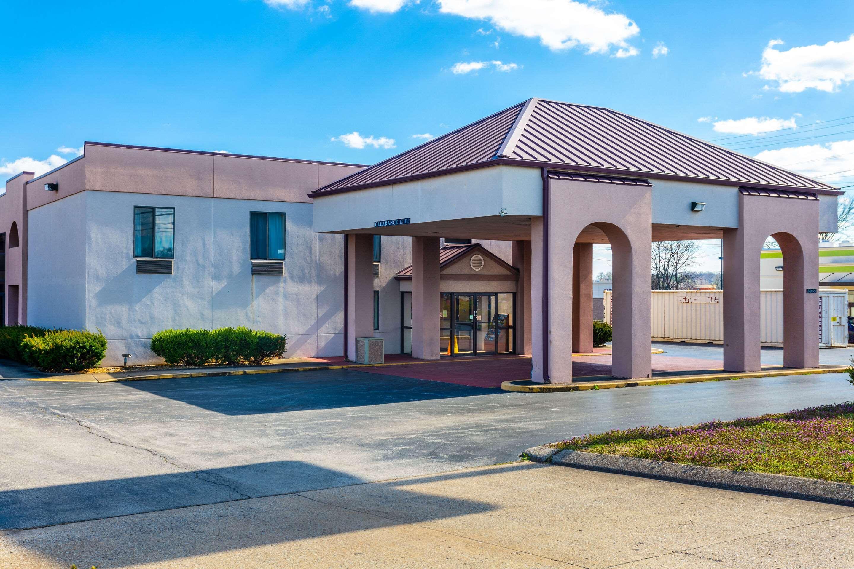 Econo Lodge & Suites קלארקסוויל מראה חיצוני תמונה