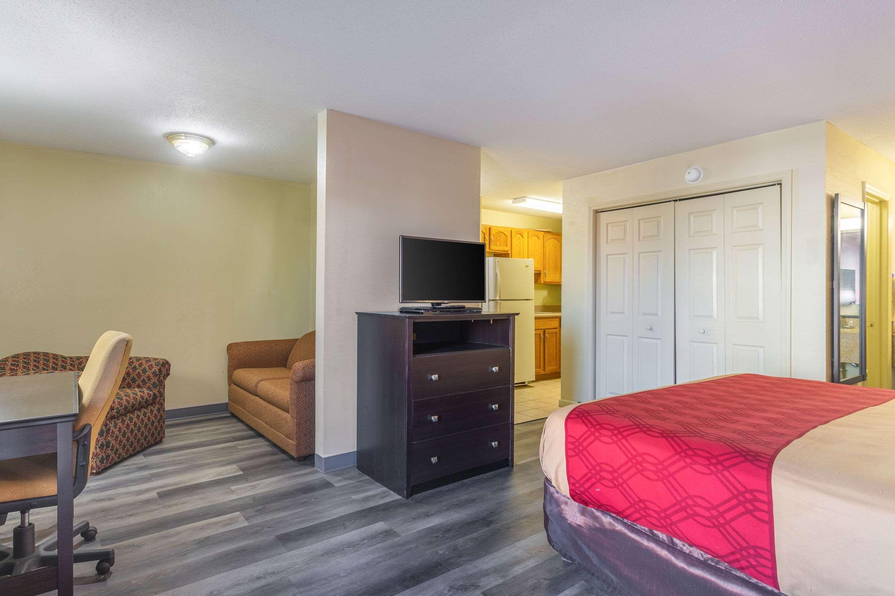Econo Lodge & Suites קלארקסוויל מראה חיצוני תמונה