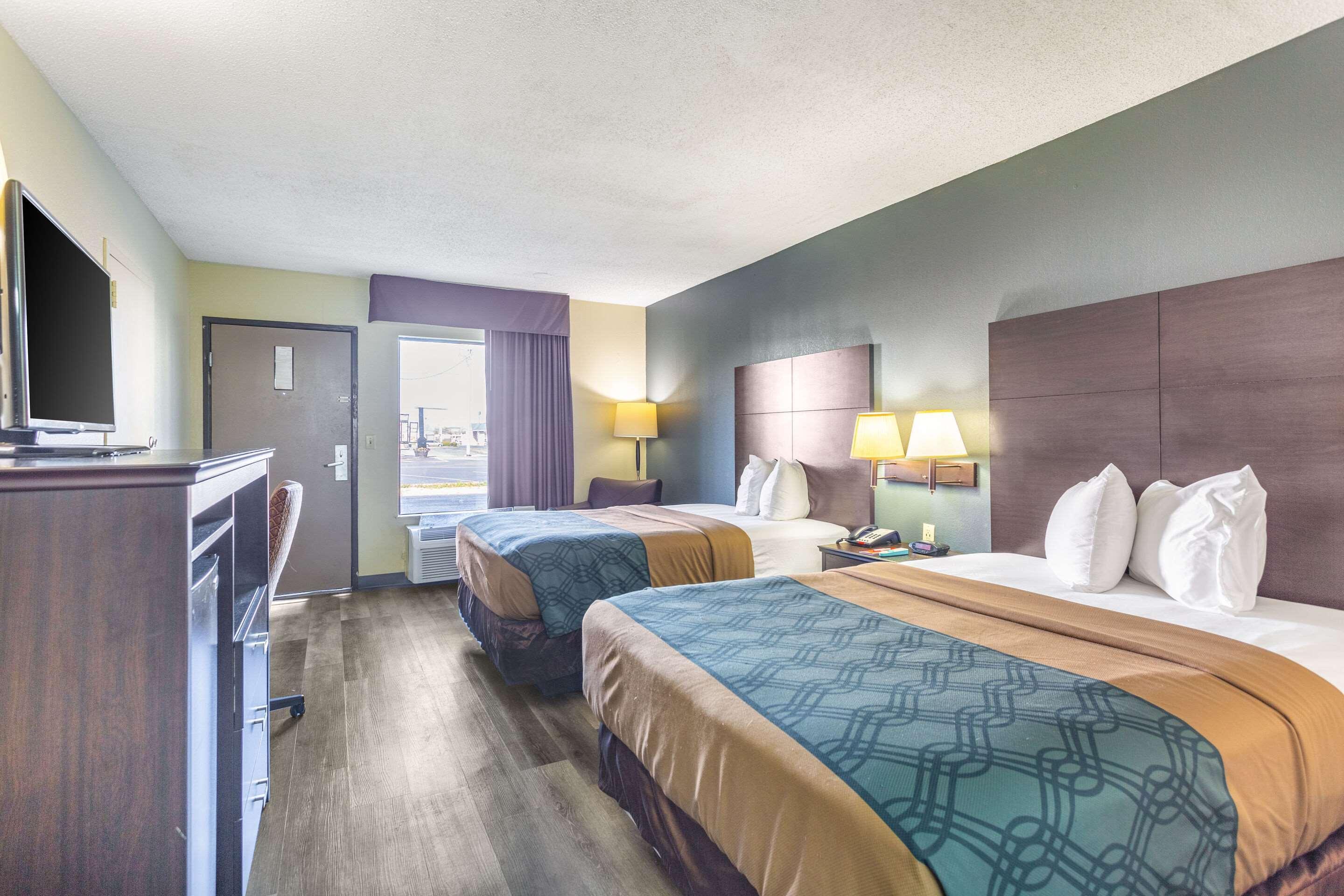 Econo Lodge & Suites קלארקסוויל מראה חיצוני תמונה