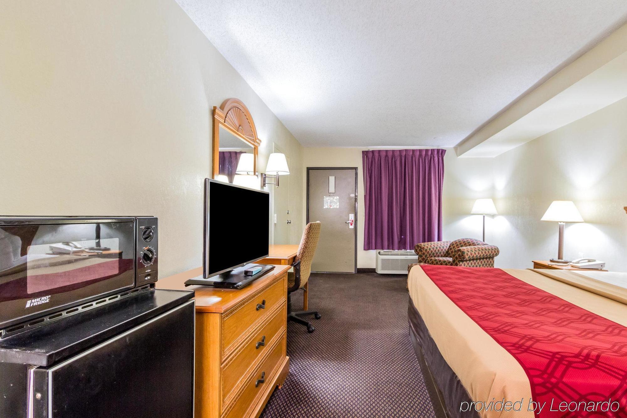 Econo Lodge & Suites קלארקסוויל מראה חיצוני תמונה