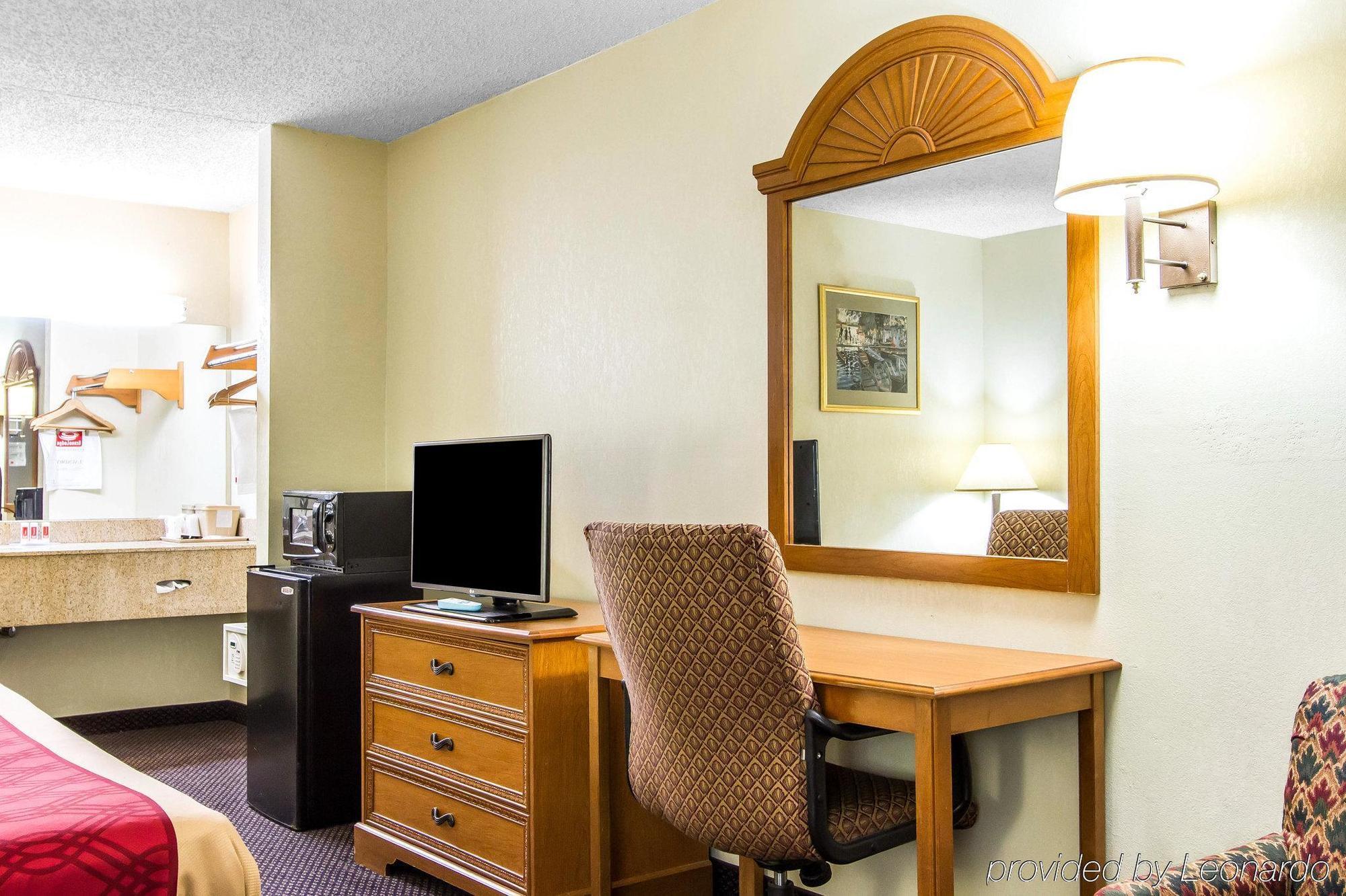 Econo Lodge & Suites קלארקסוויל מראה חיצוני תמונה