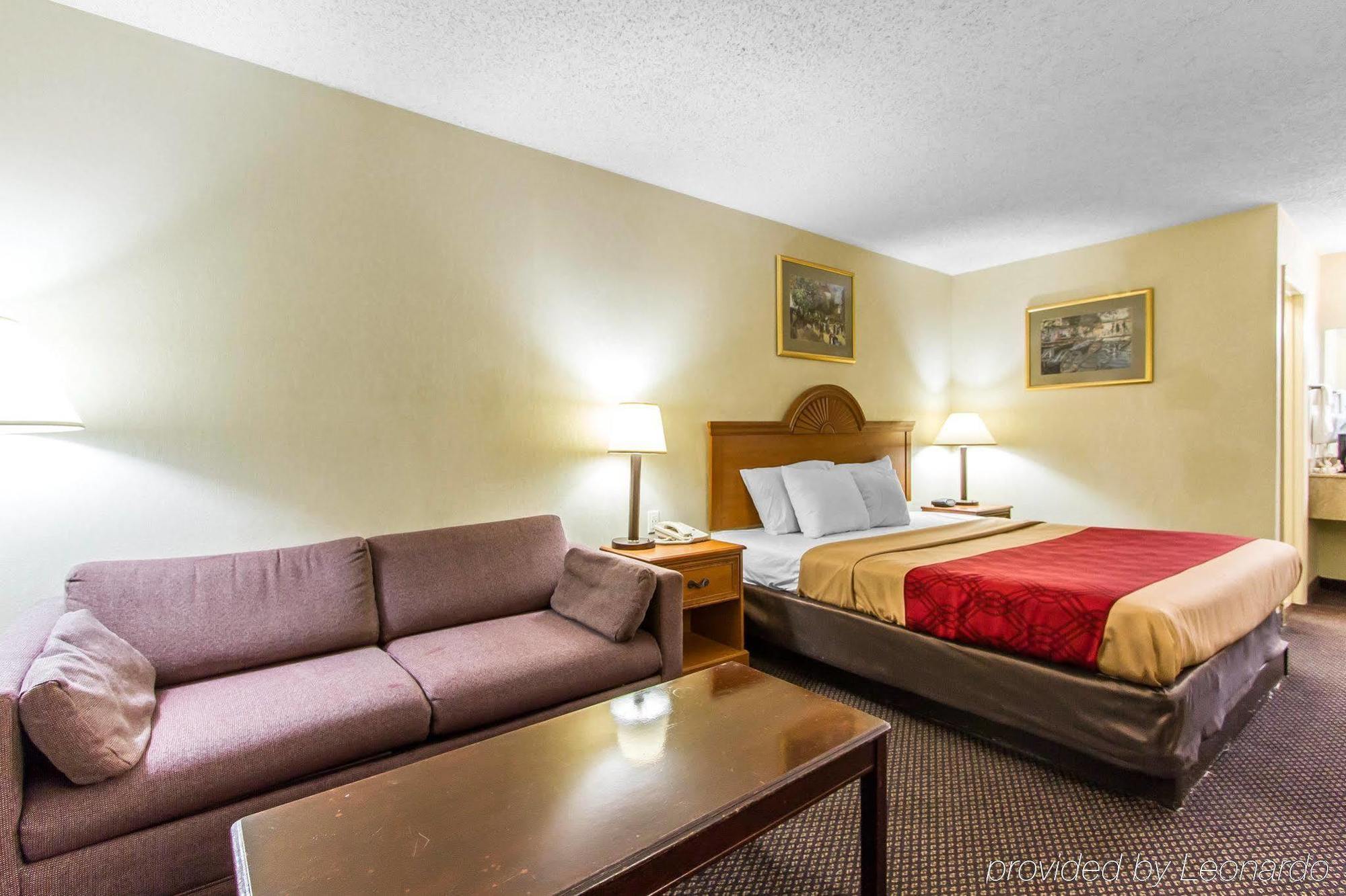 Econo Lodge & Suites קלארקסוויל מראה חיצוני תמונה