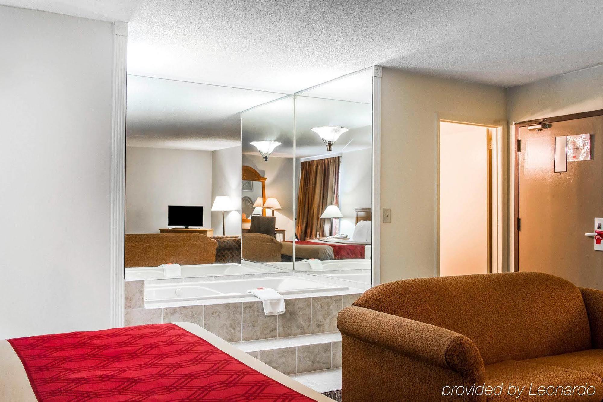 Econo Lodge & Suites קלארקסוויל מראה חיצוני תמונה