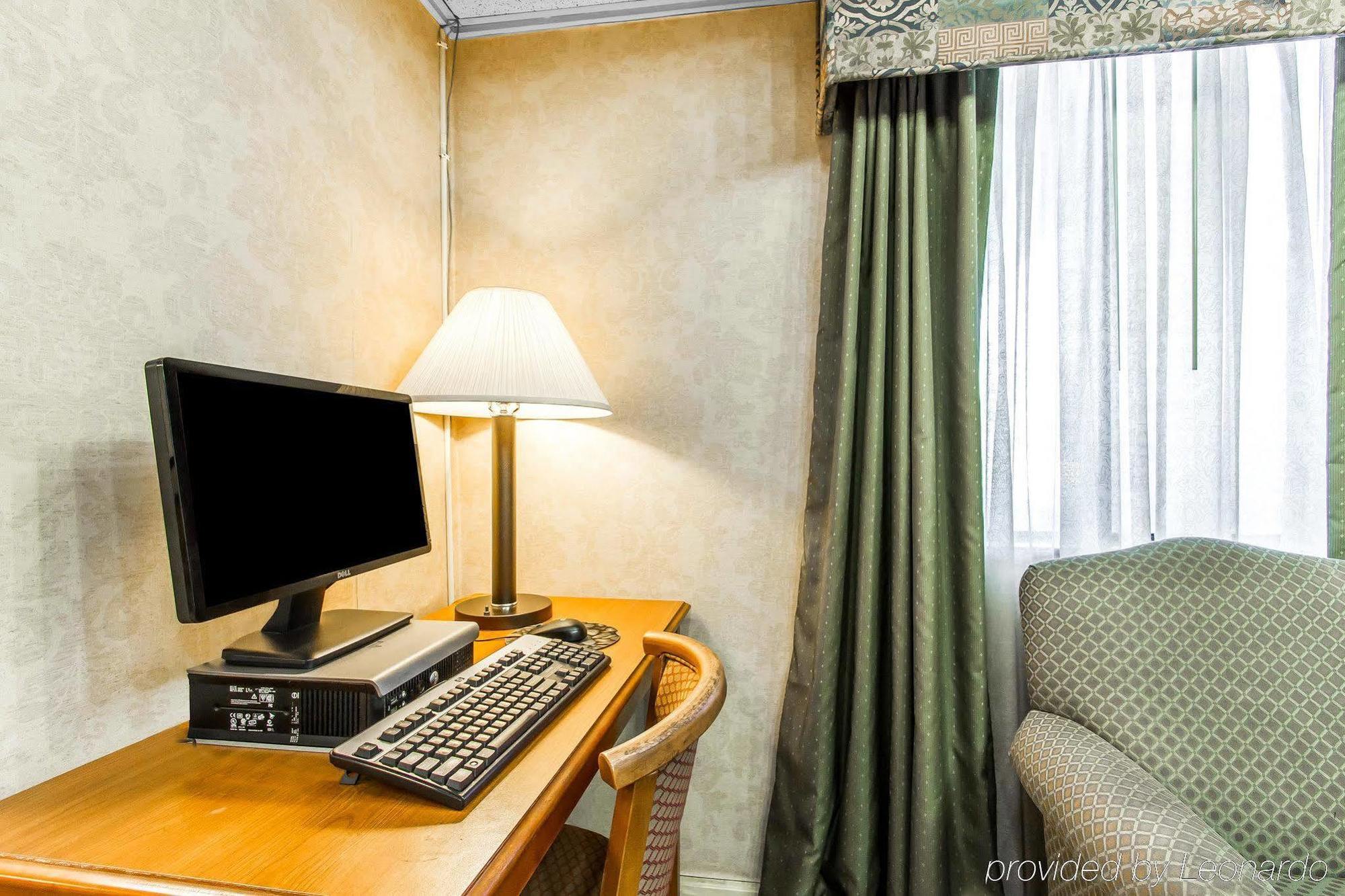 Econo Lodge & Suites קלארקסוויל מראה חיצוני תמונה