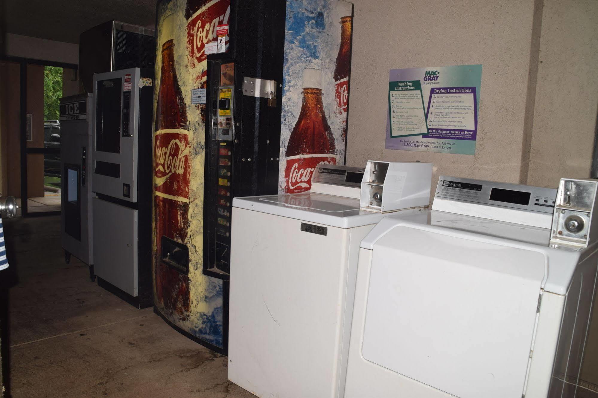Econo Lodge & Suites קלארקסוויל מראה חיצוני תמונה